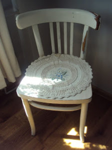 Read more about the article Shabby chic w pełnej krasie!:) czyli babcine krzesło