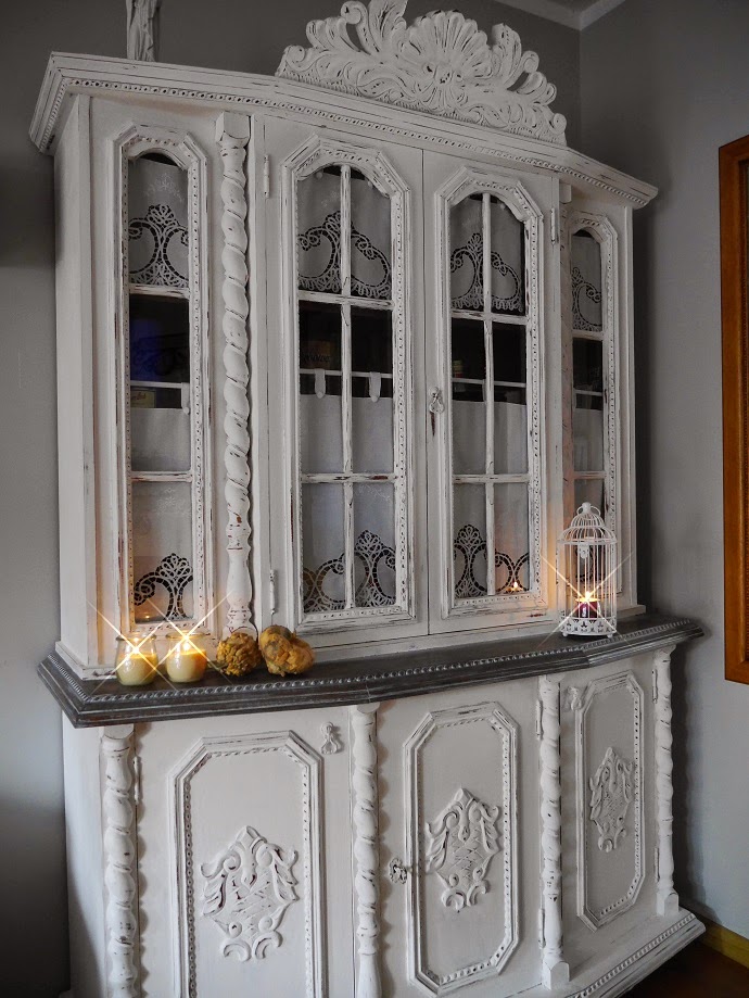Read more about the article Kredens do kompletu