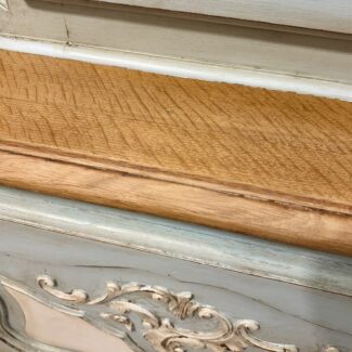 Kredens shabby chic z witryną – błękitny, francuski