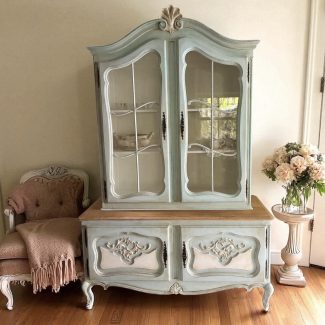 Kredens shabby chic, kredens rustykalny, kredens francuski